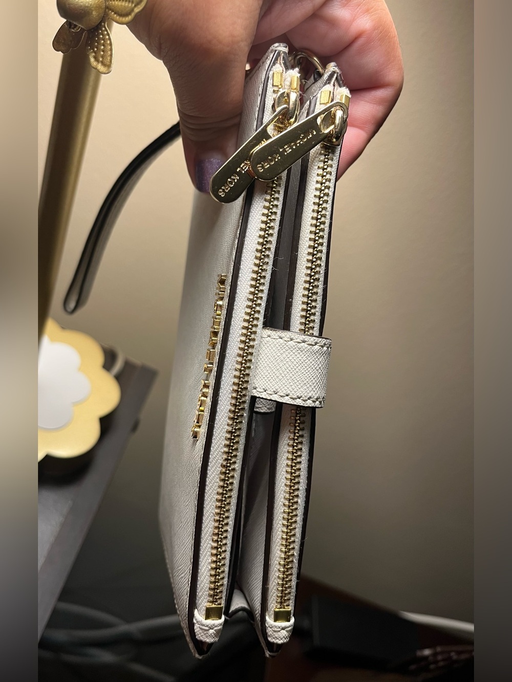 Michael Kors White Saffiano Leather Wristlet Clutch with Gold Hardware EUC - Picture 5 of 15
